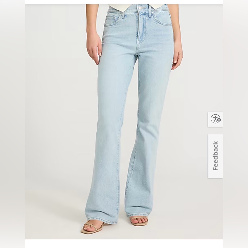 NWT High Waisted Light Wash '90s Bootcut Jeans